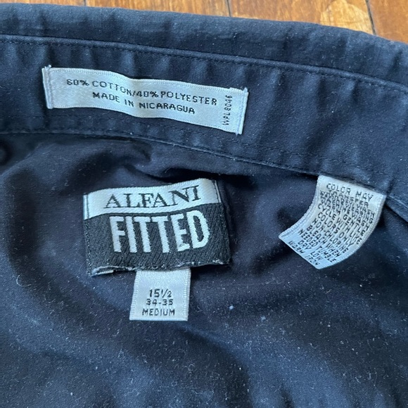 BUNDLE - 2 Men’s Dress Button Down Shirts - Gap & Alfani - Medium Slim Fit - Picture 5 of 5